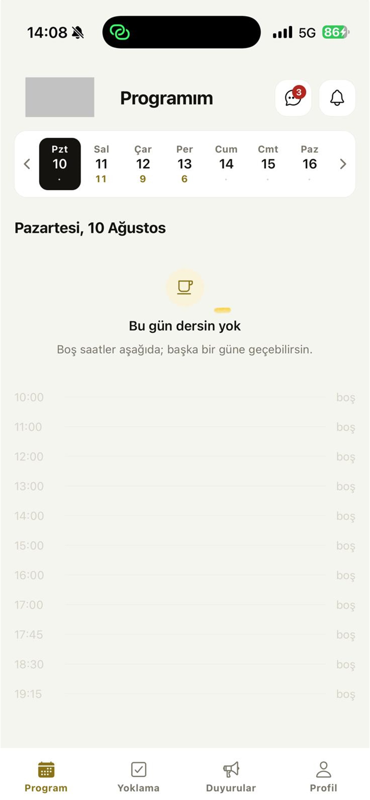 DOYS mobile app weekly lesson schedule screen - day picker, the day's lesson hours and free slots